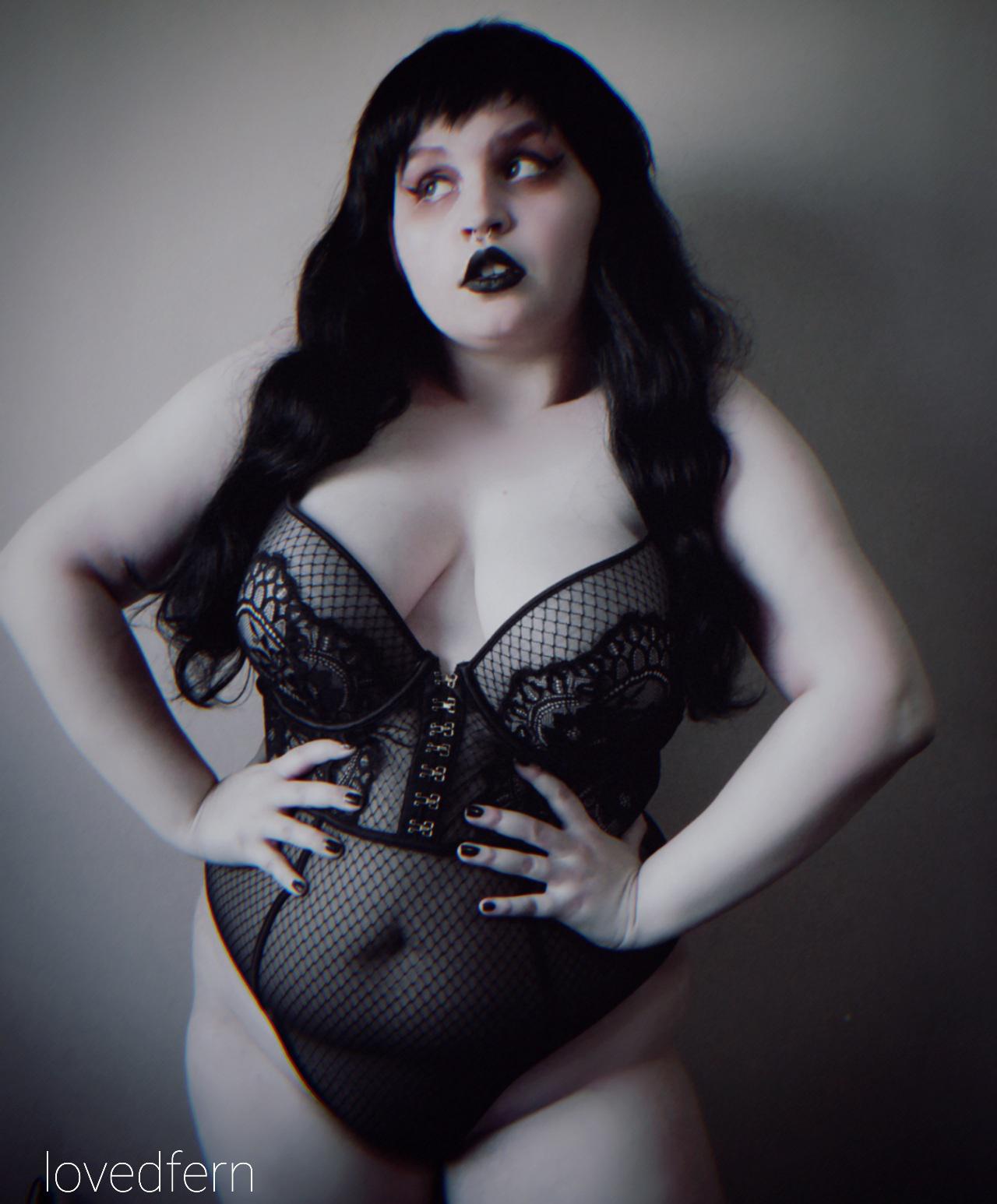 Chubby Goth Gf At Your Service Scrolller