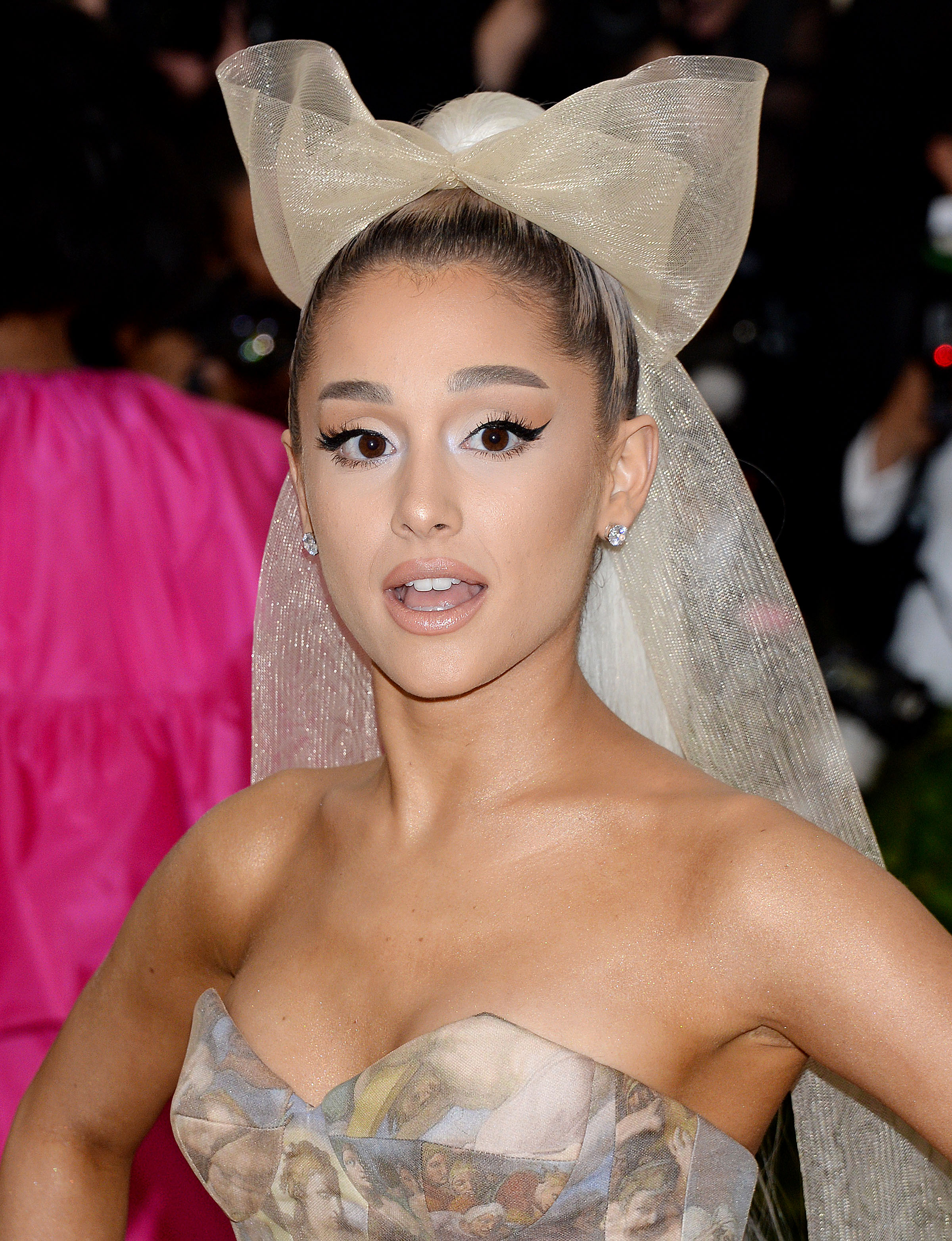Ariana Grande Has The Perfect Face For Cumshots Scrolller