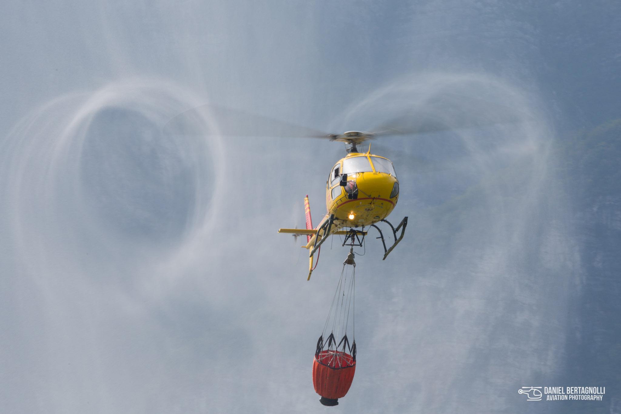 AS350B3 Rotor Vortices/Wake turbulence visualized | Scrolller