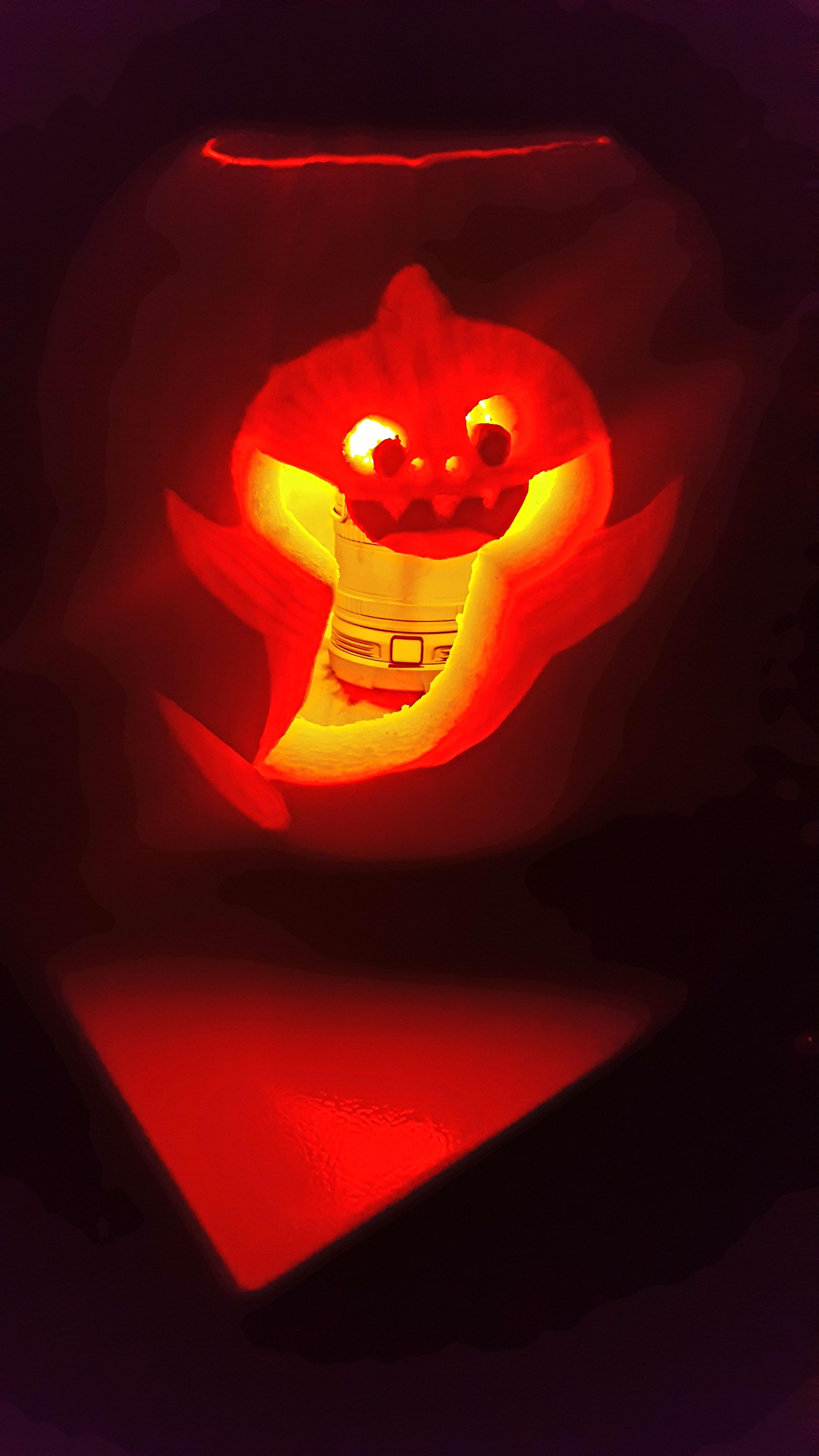 baby-shark-jack-o-lantern-scrolller