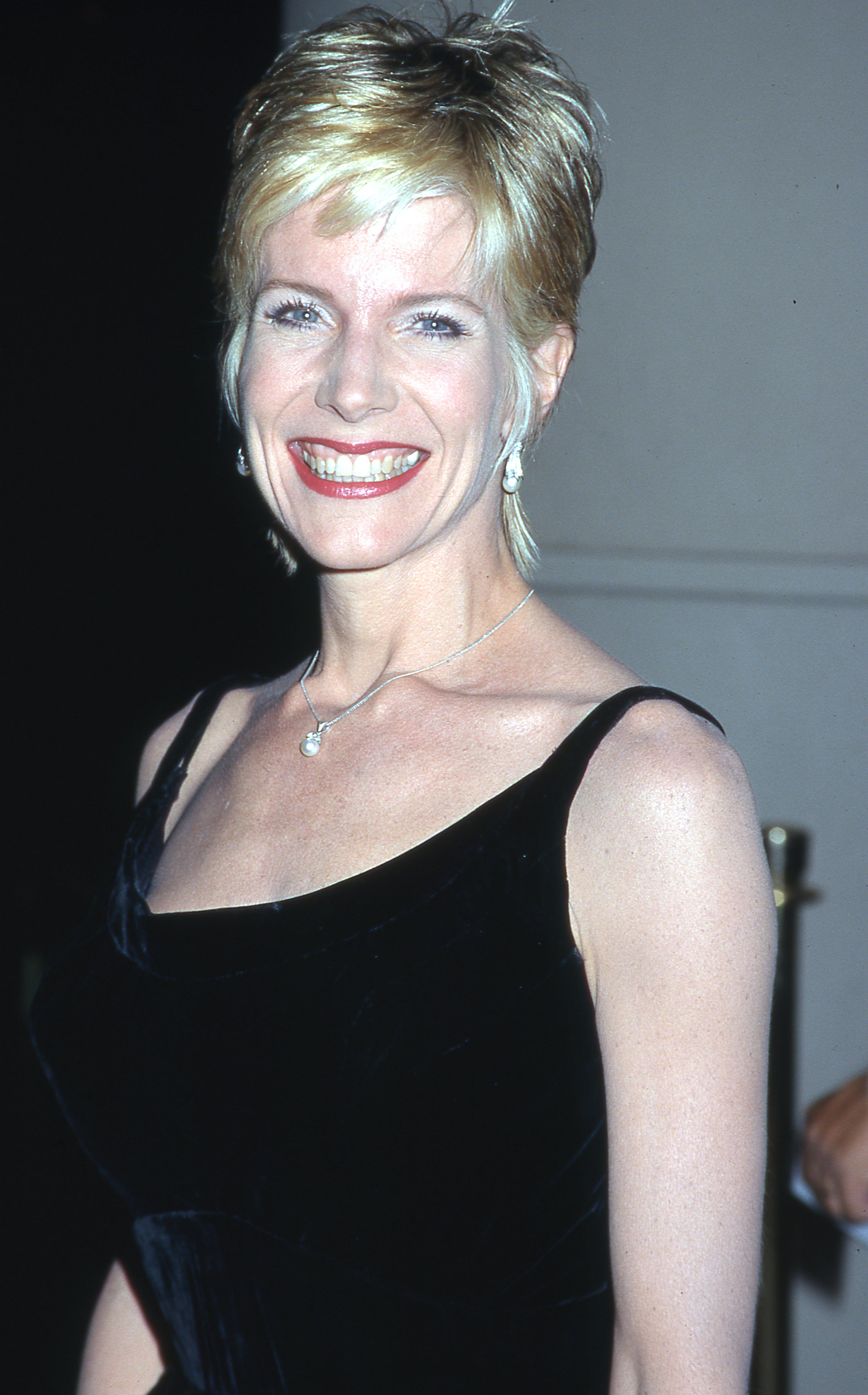 Beautiful Debby Boone | Scrolller