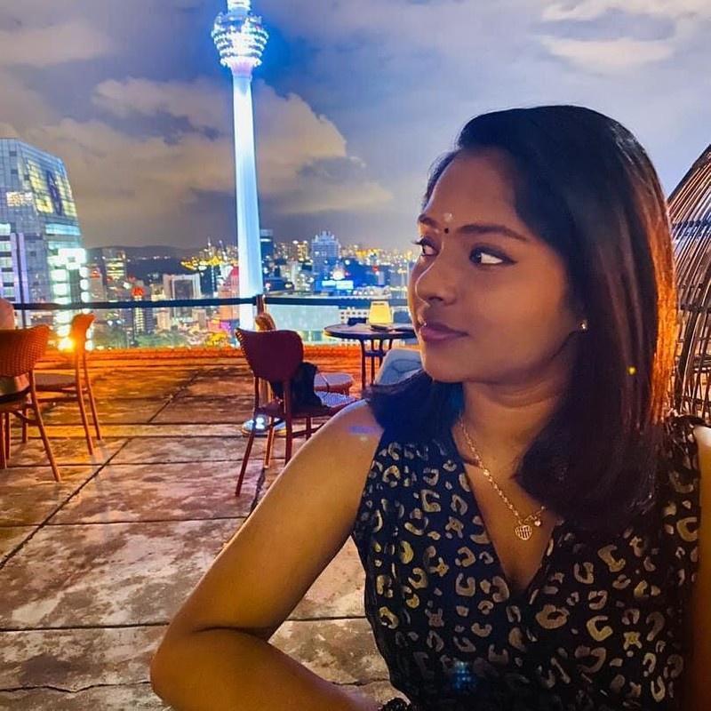 Tamil girl boobs show