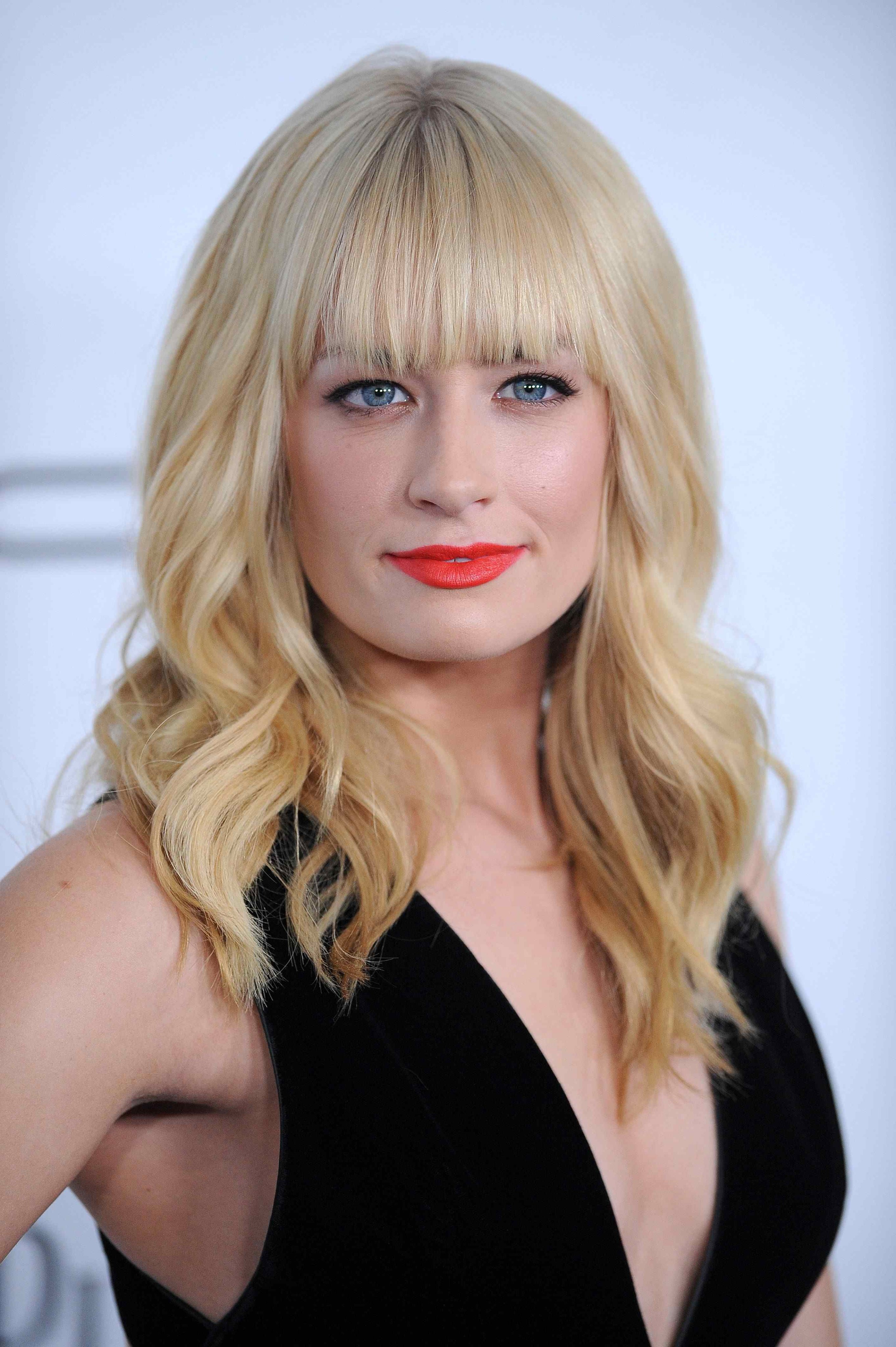 beth-behrs-scrolller