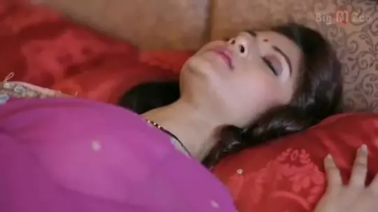 Bhabhi Having Full ♥️Romance ♥️ With House Owner 😜 Latest New Webseries 🥵(LINK IN COMMENT)👇