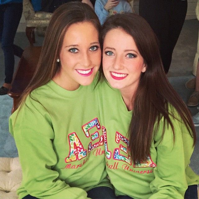 Blue Eyed Brunettes Scrolller