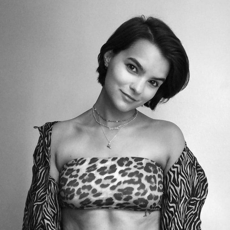 Brianna Hildebrand Scrolller