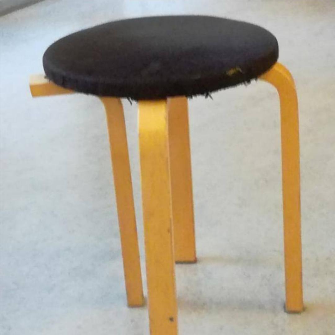 broken stool Scrolller