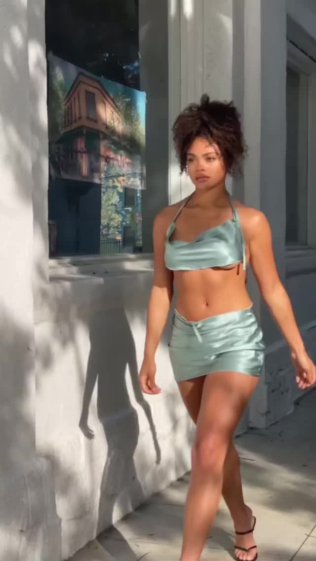 Caitlyn Mwenifumbo | Scrolller