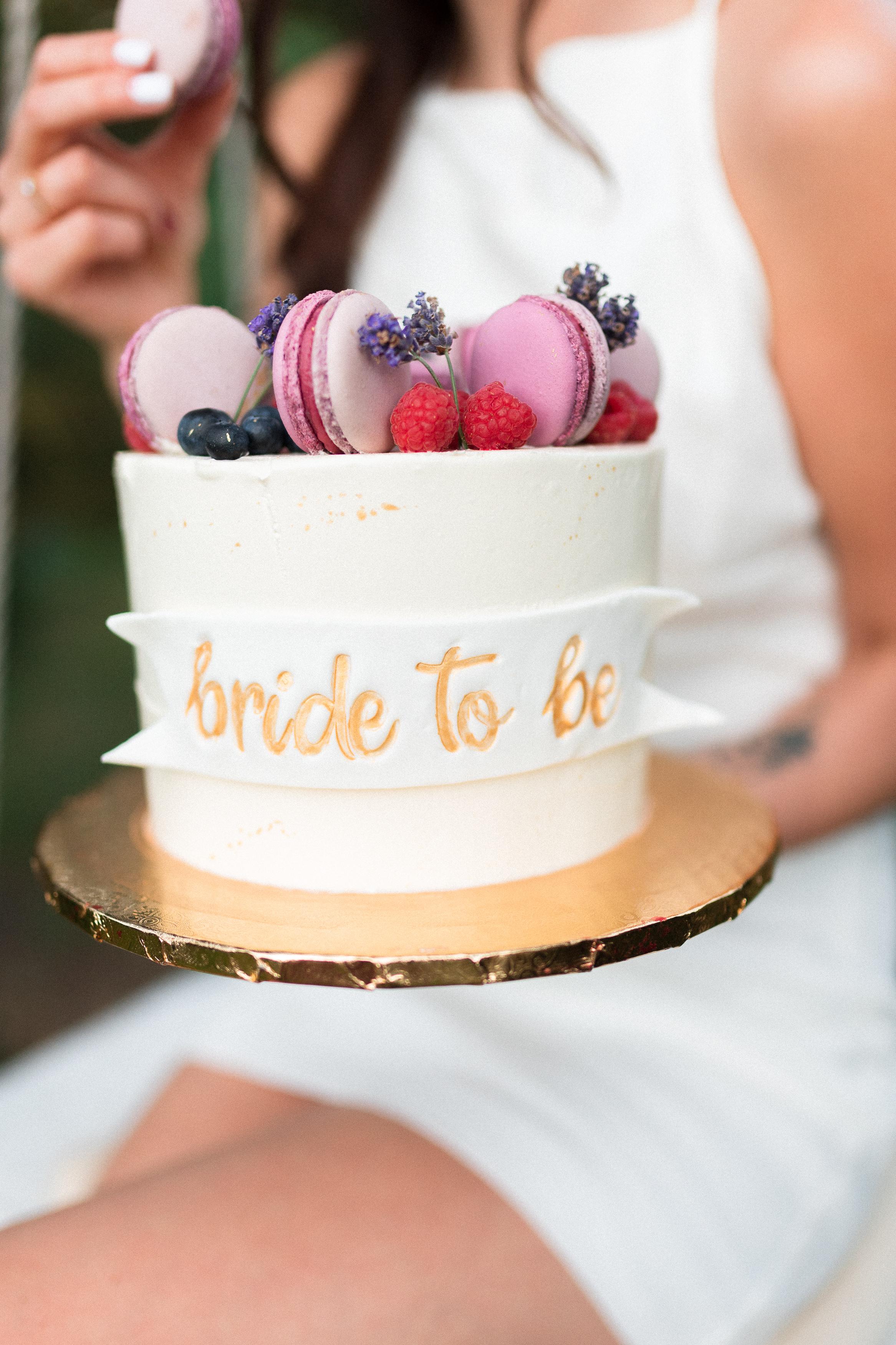 Cake for bachelorette party 🥳 | Scrolller