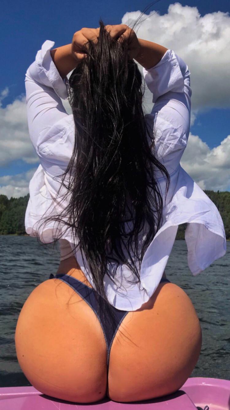 Anyone Here Love Big Natural Ass Scrolller 