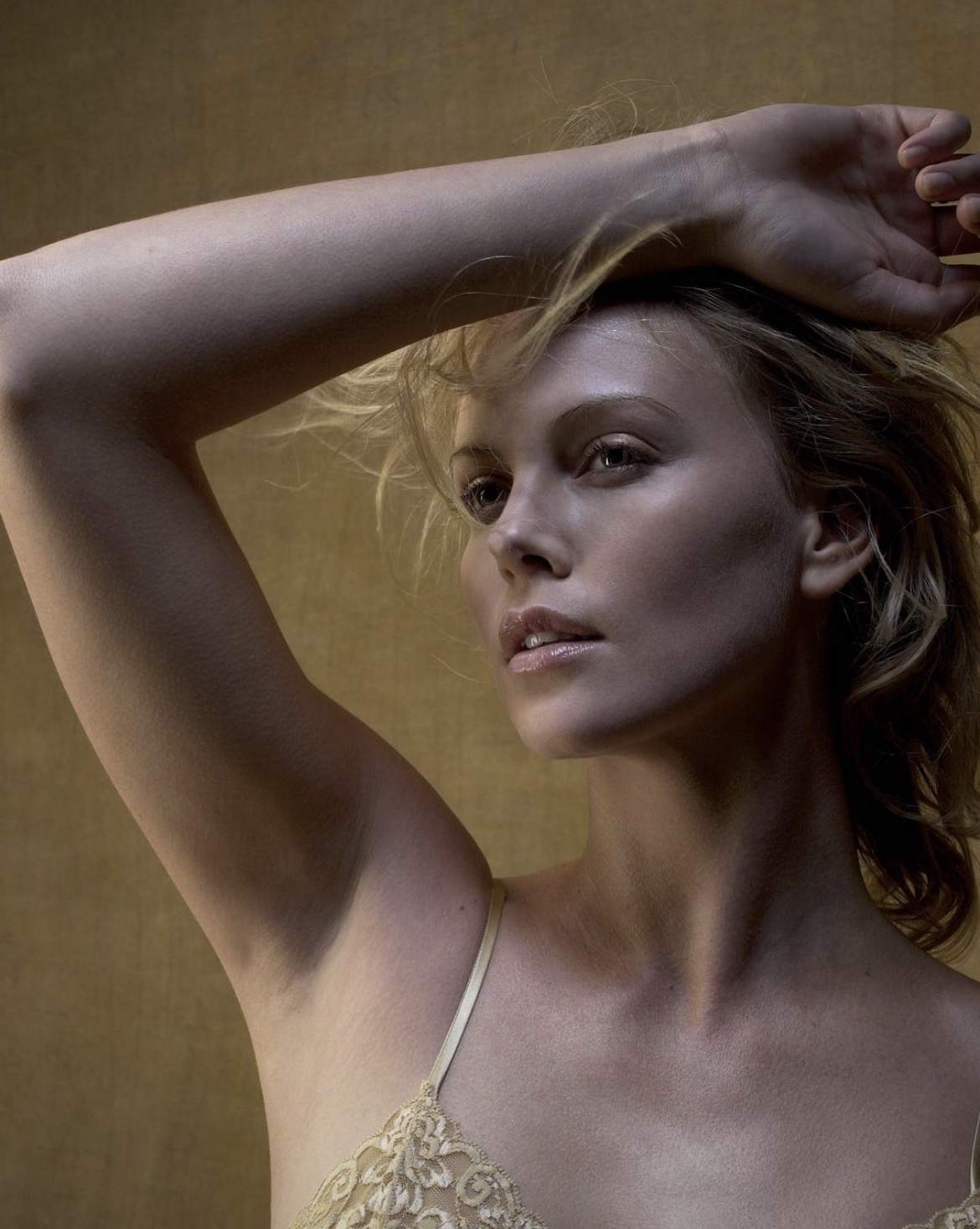 Charlize Theron Scrolller