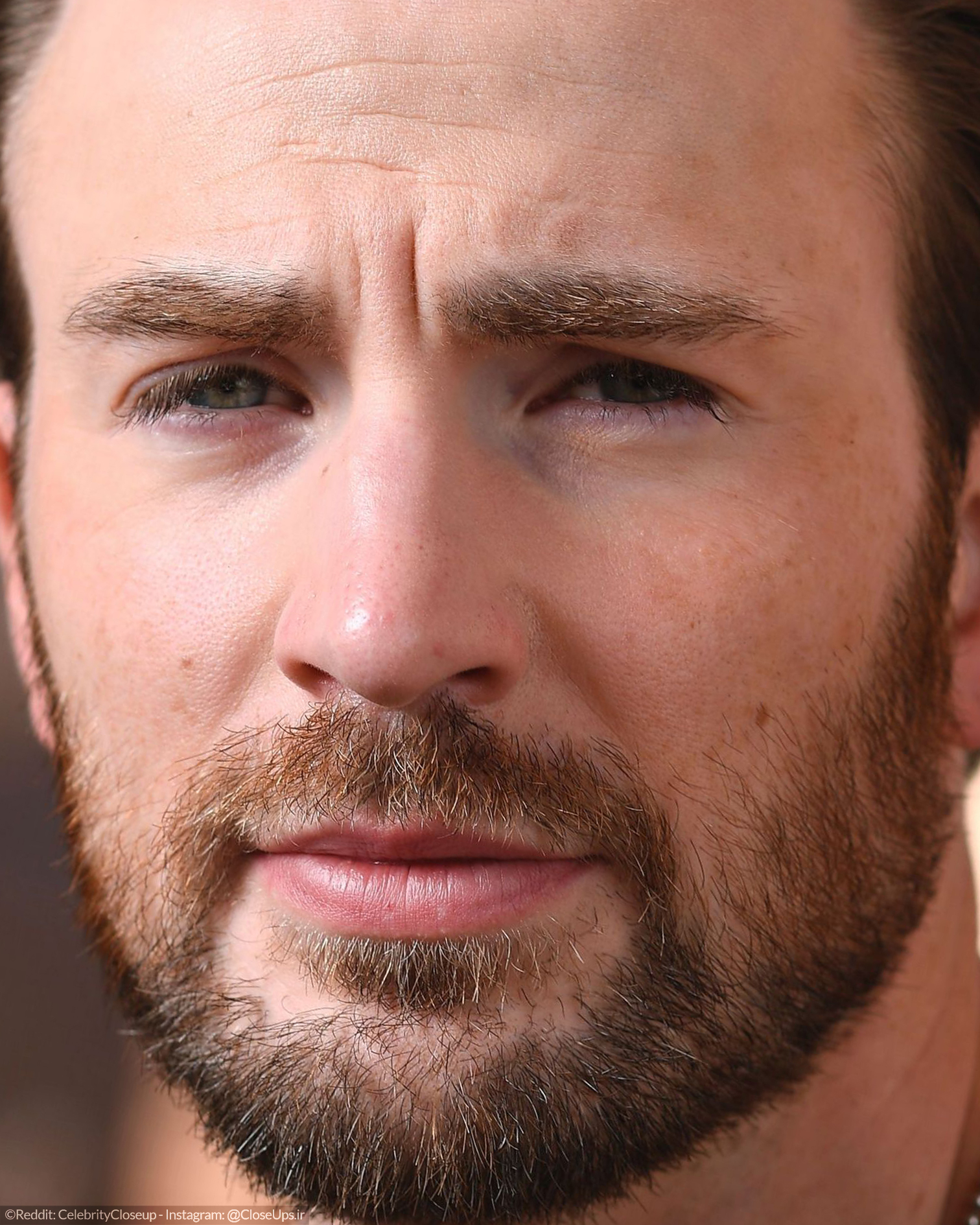 Chris Evans Scrolller 0177