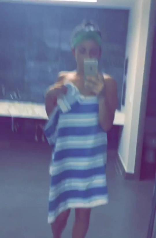 codilake nudeselfie Scrolller