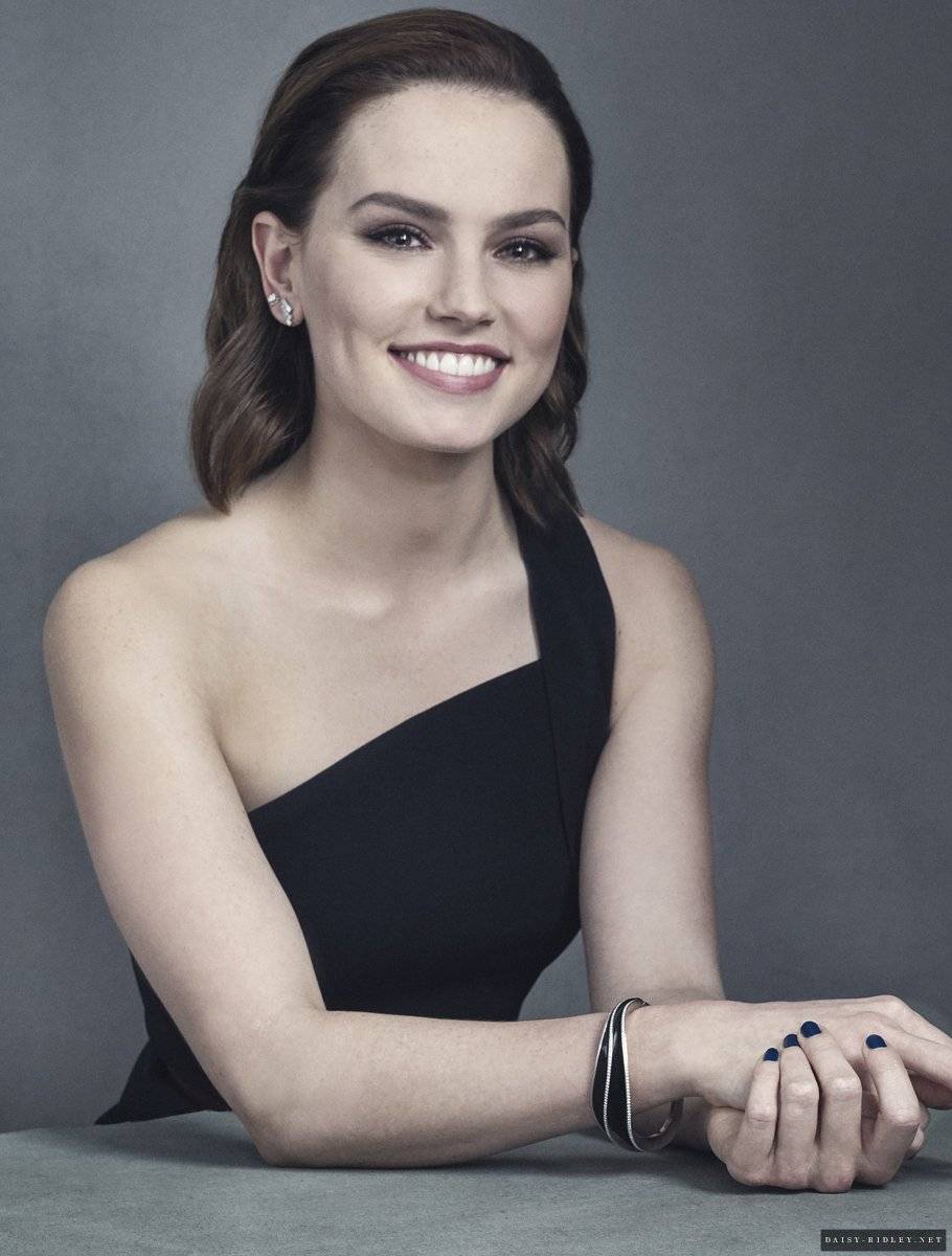 Daisy Ridley | Scrolller