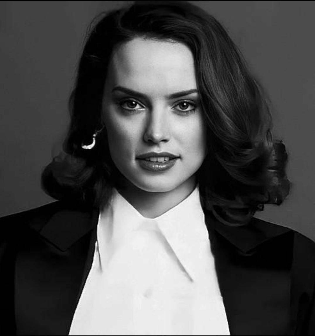 Daisy Ridley in all her beauty | Scrolller