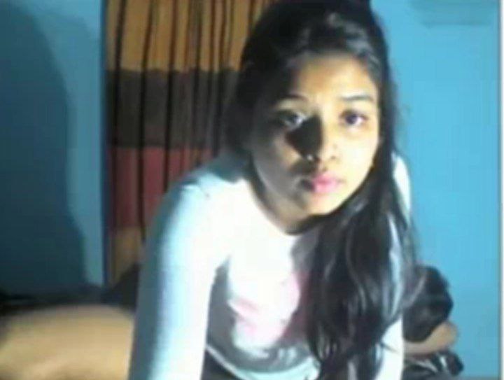 Desi Girl Cam Video Scrolller