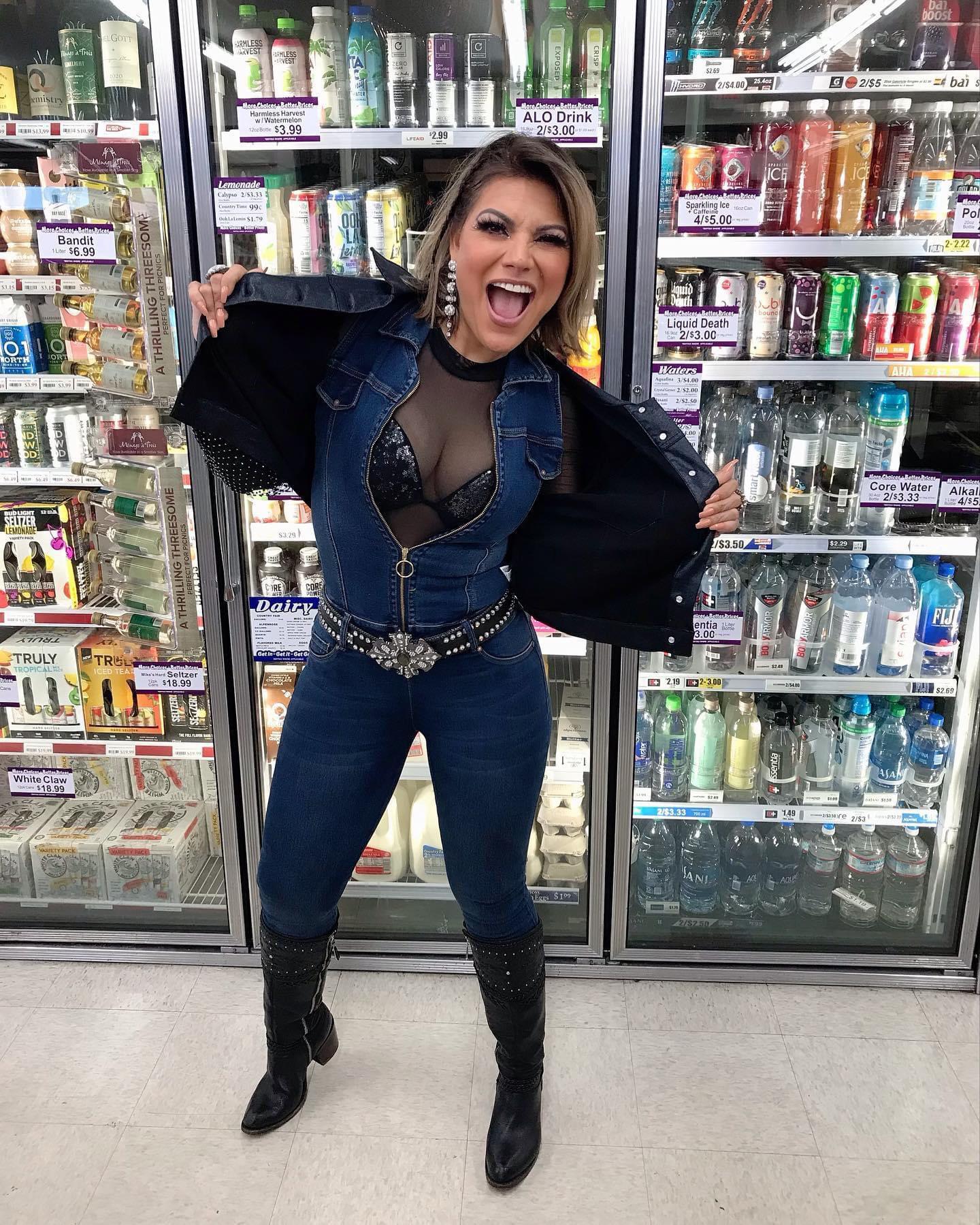 Diana Reyes Scrolller