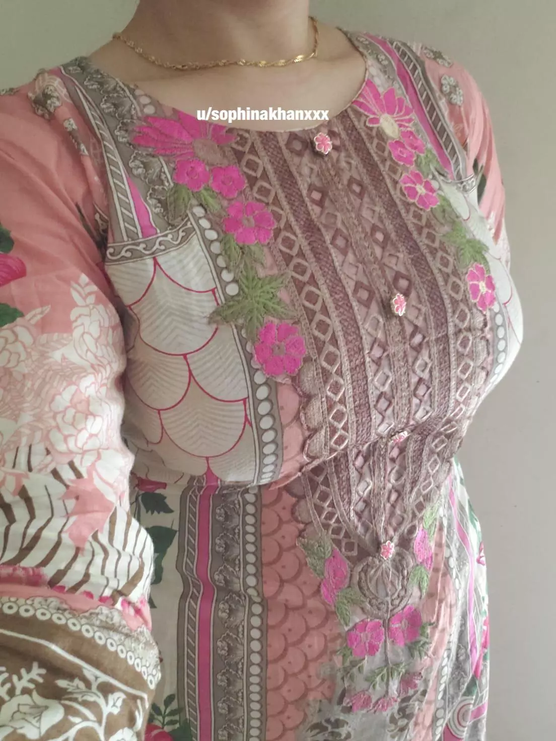 Does this Pakistani mom deserve to be tied up and forced 💦