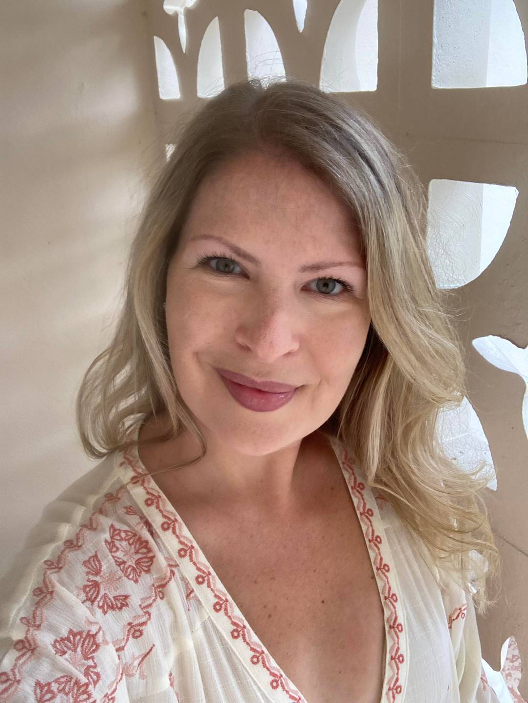 Do you like this hot blonde wife? Scrolller