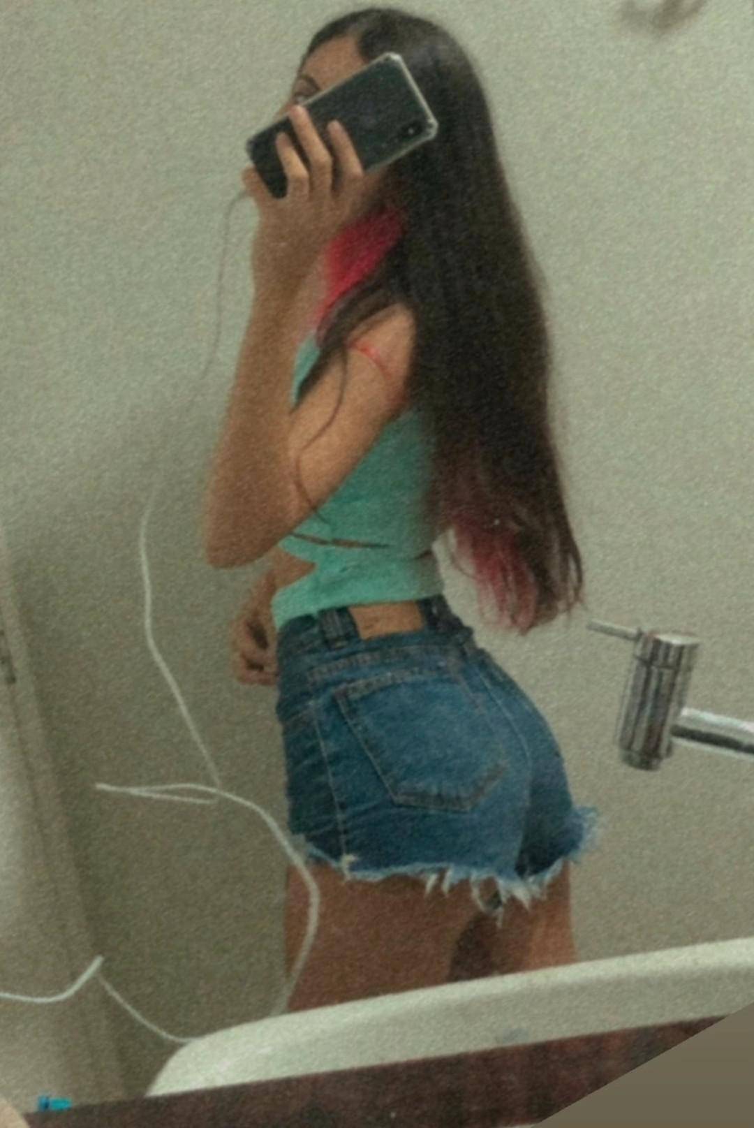 Dowload kwai and use my promo code and win free nudes from my sis (send