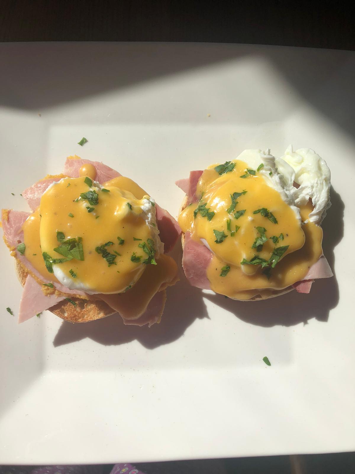 Eggs Benedict from scratch. Scrolller