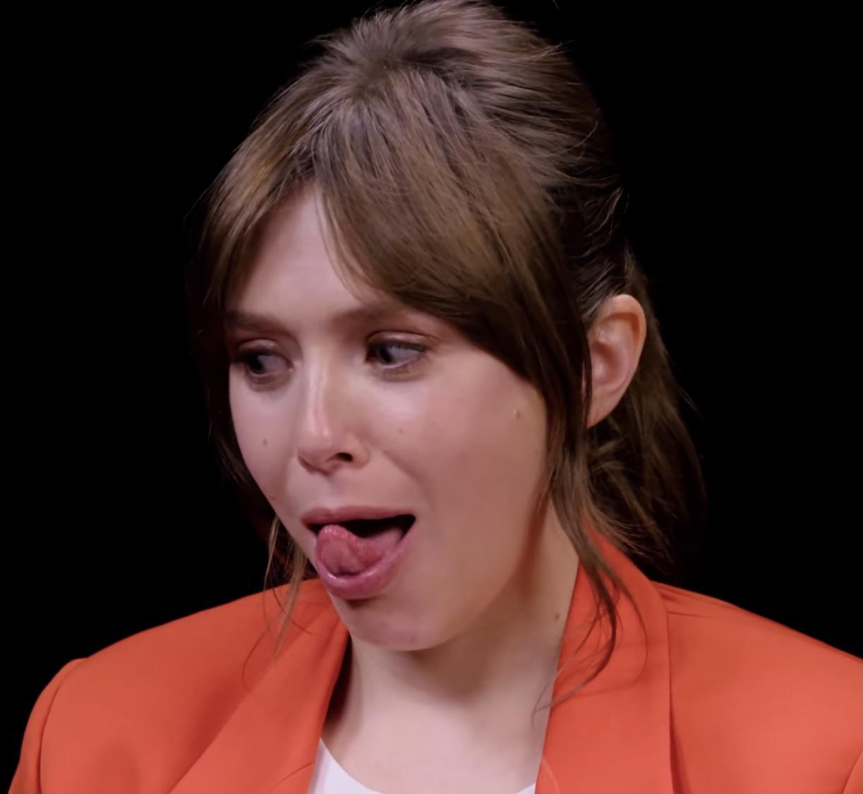 Elizabeth Olsens Reaction When She Sees Your Cock Scrolller