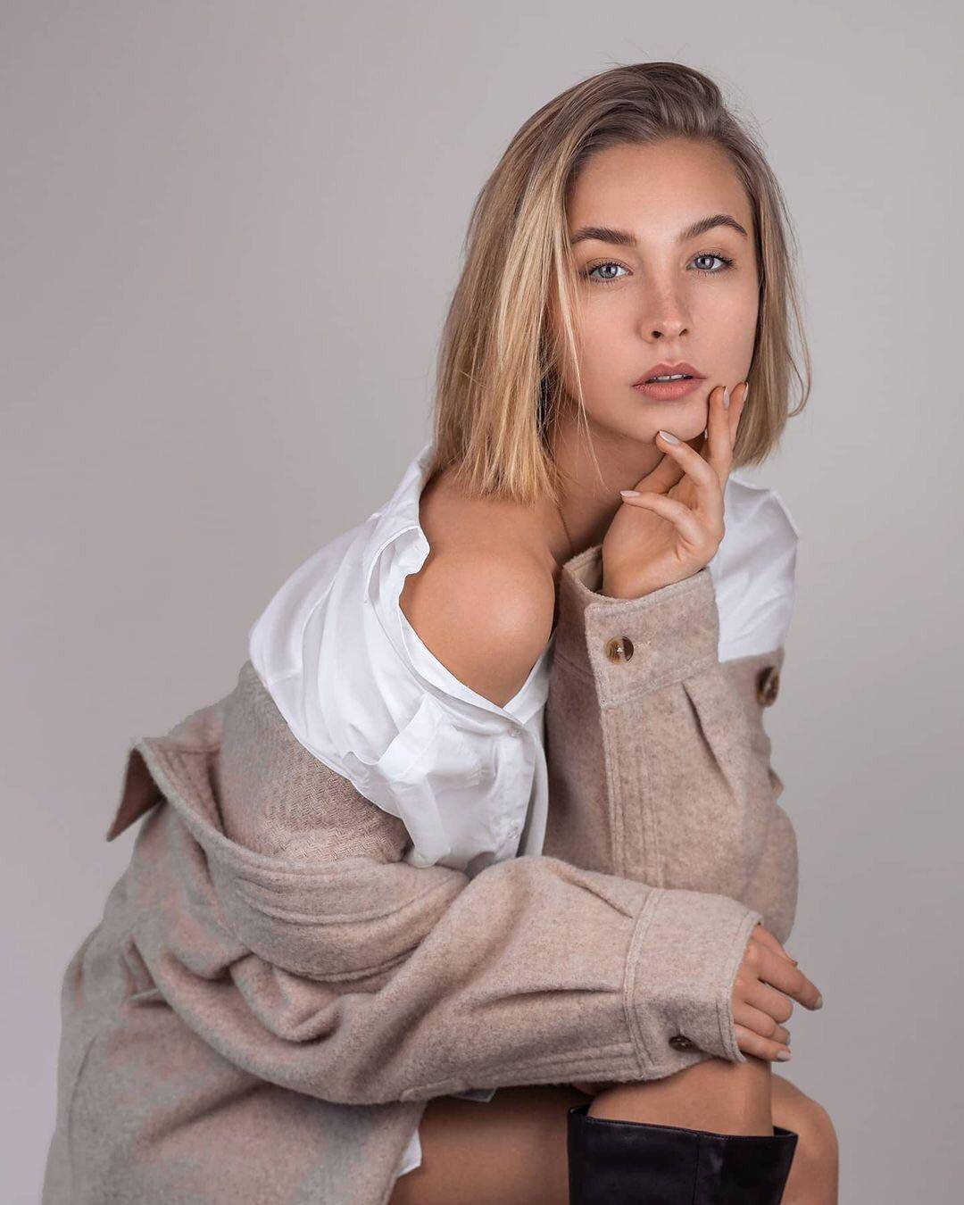 Emily Louise Scrolller