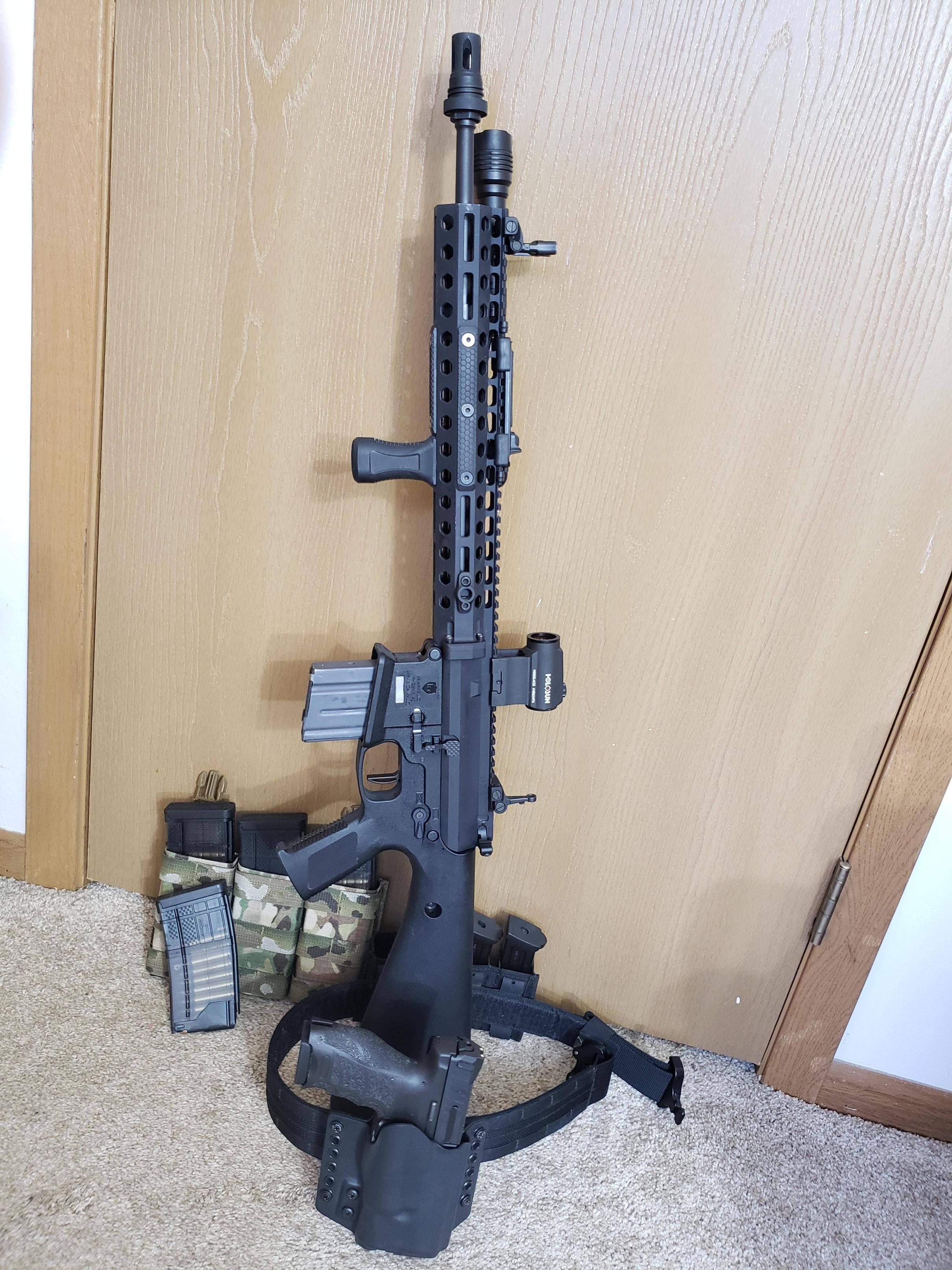 Finally got my KP15 Lower, figured it was worth a first post here ...