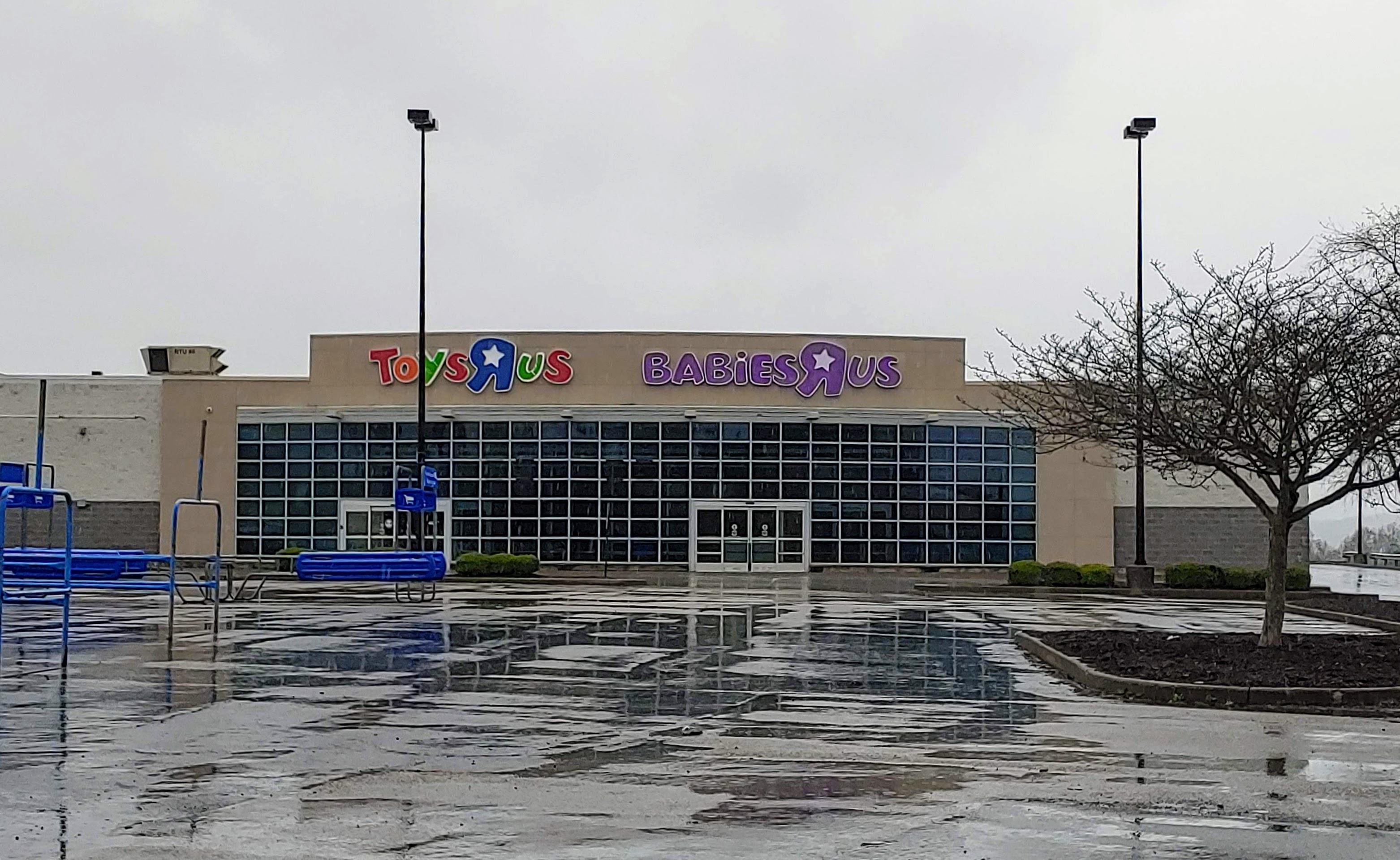 Former Toys R Us-Babies R Us Combo store located in Southridge Shopping ...
