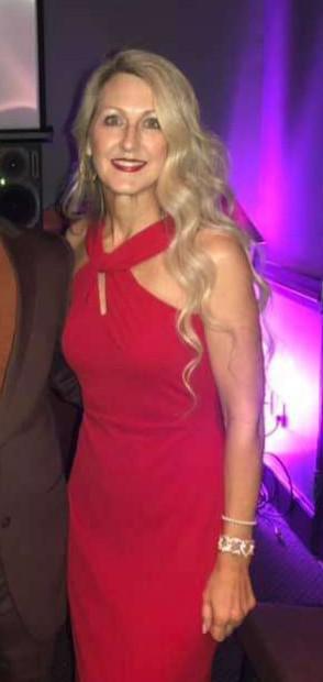 Friends mom is sho hot | Scrolller