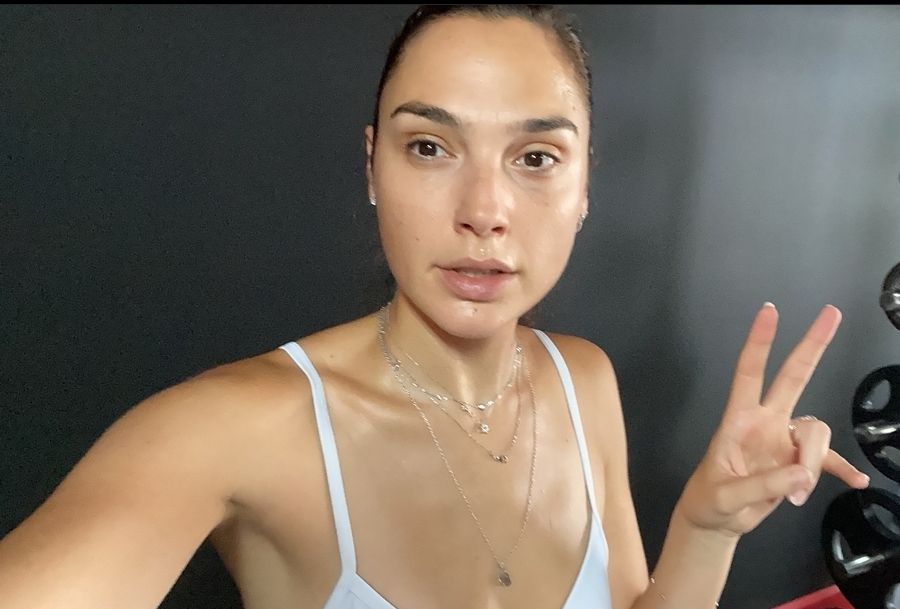 Gal Gadot Desperately Needs A Face Fuck Just Imagine All Her Saliva