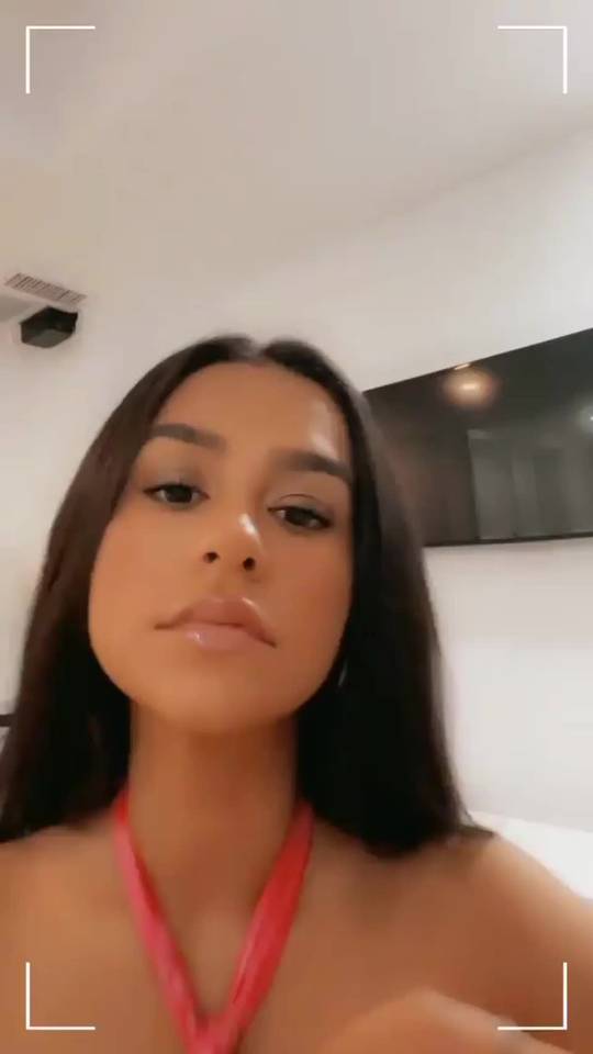 Genny Shawcross Scrolller