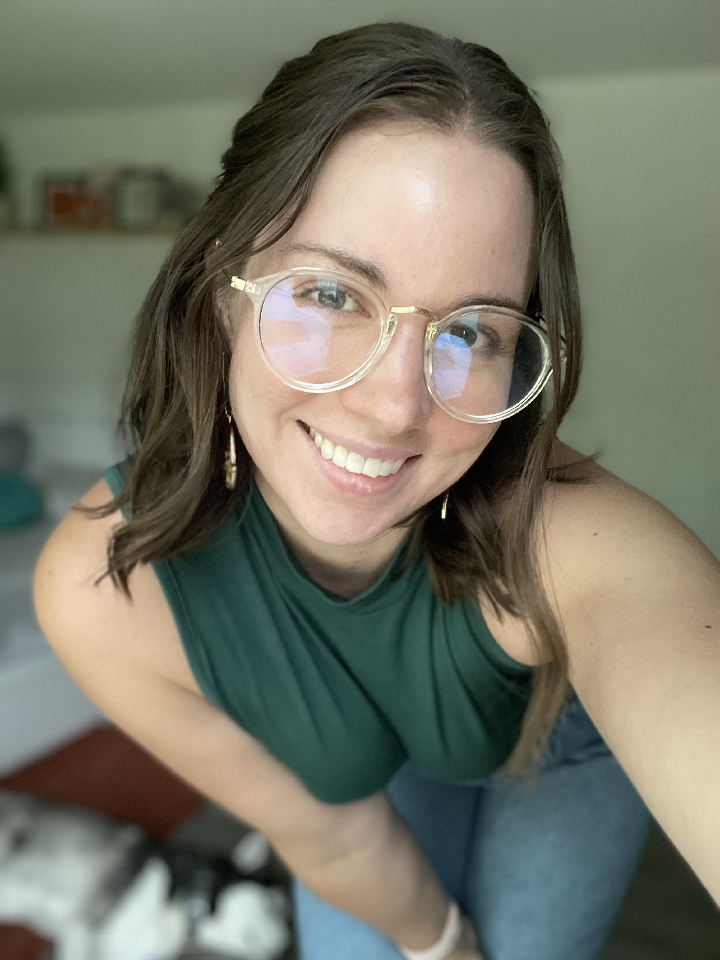 Green is a happy color. Over 18 | Scrolller