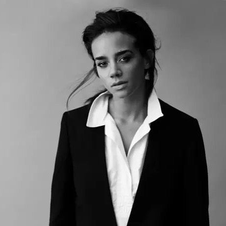 Hannah John-Kamen Scrolller