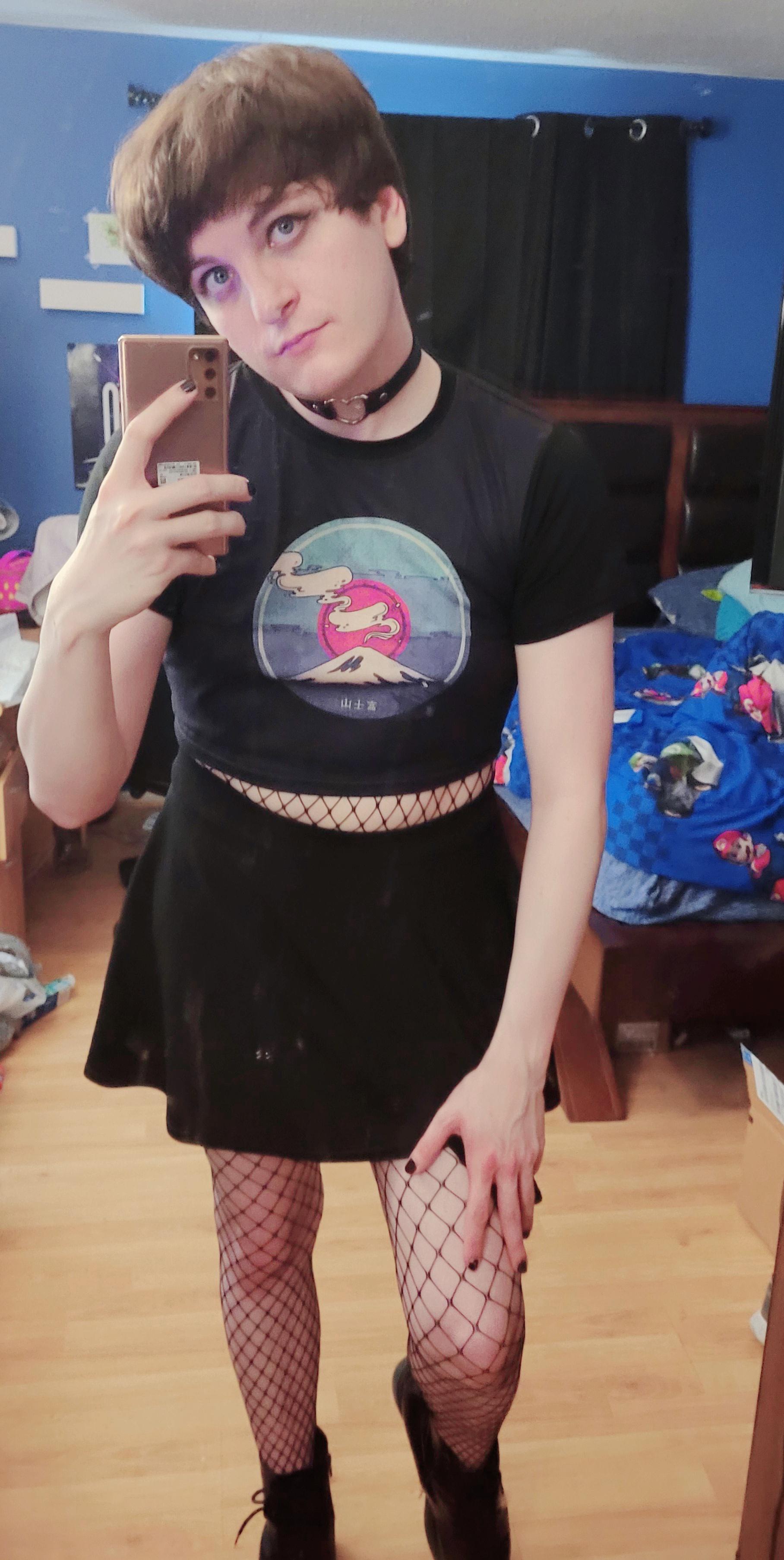 happy femboy friday cuties! 💞 | Scrolller