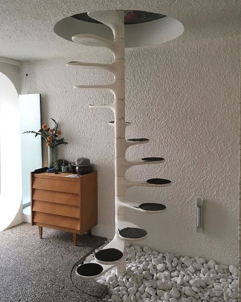 Helicoid staircase designed by Roger Tallon in 1964 | Scrolller