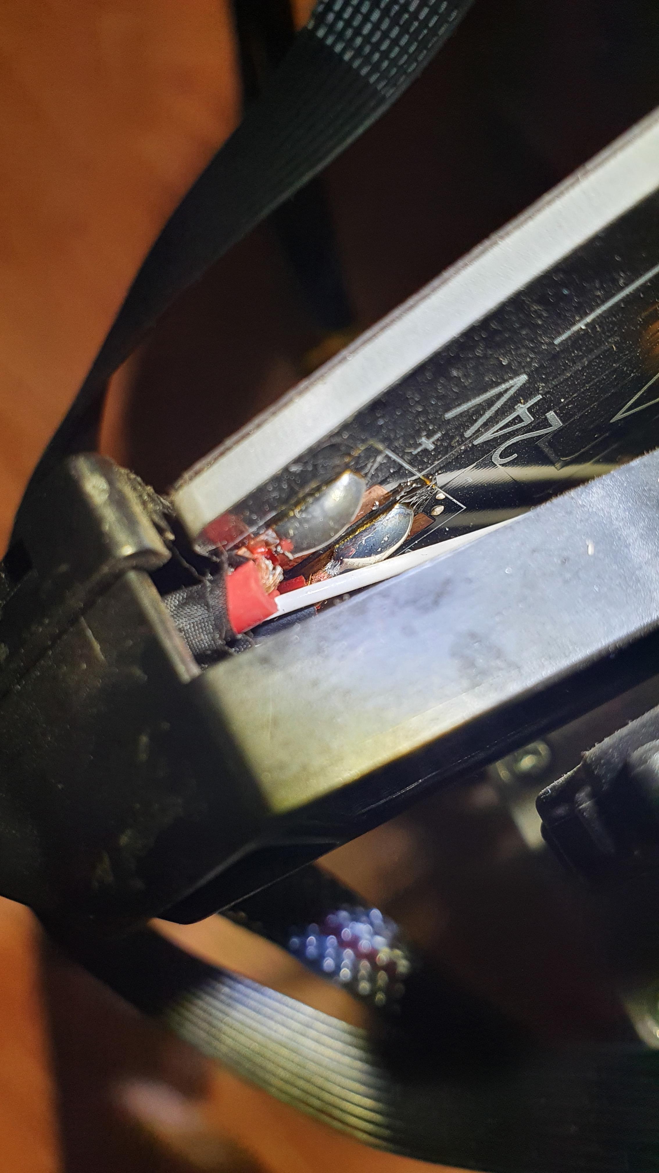 Help needed, bed not heating up soldering Scrolller