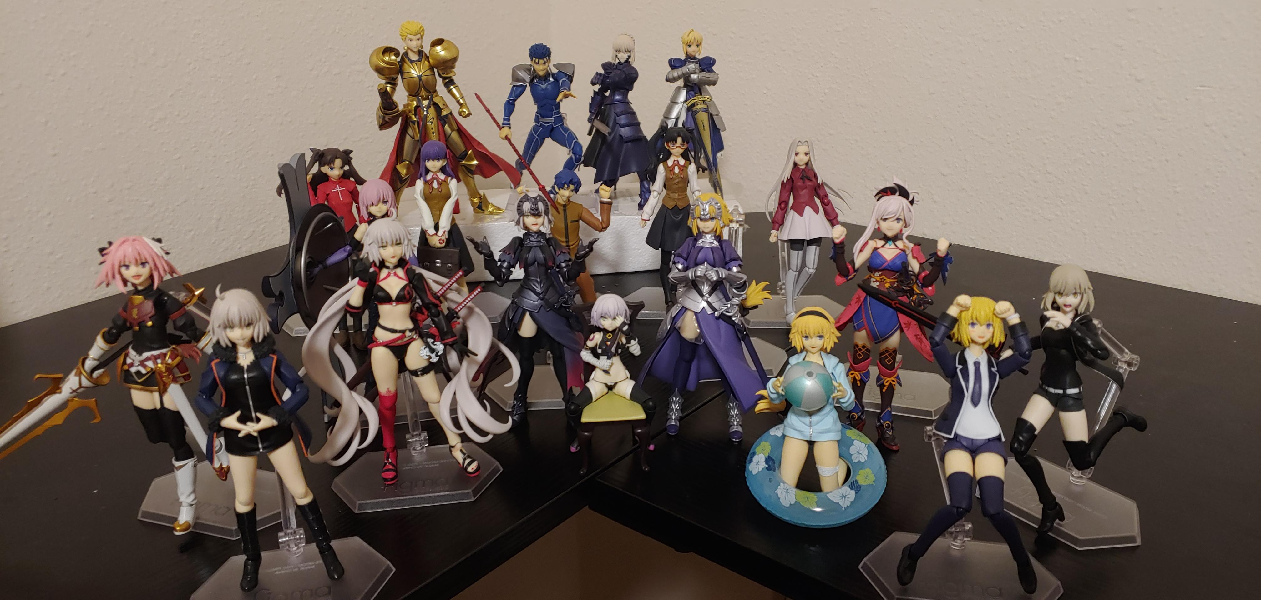 Heres my collection of fate figmas, still missing the Shiro and Archer ...