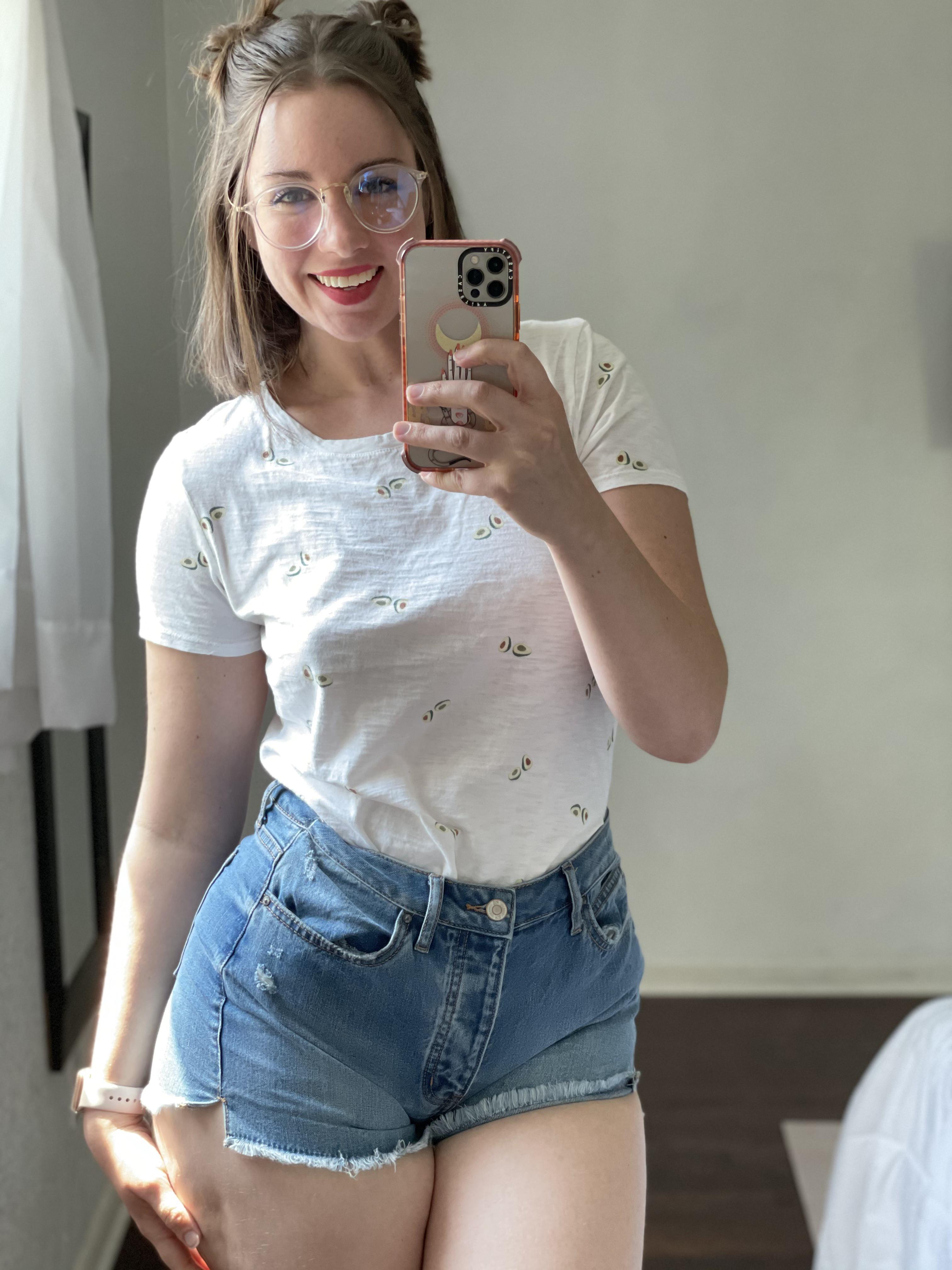 Hip Cleavage In Jean Shorts Scrolller