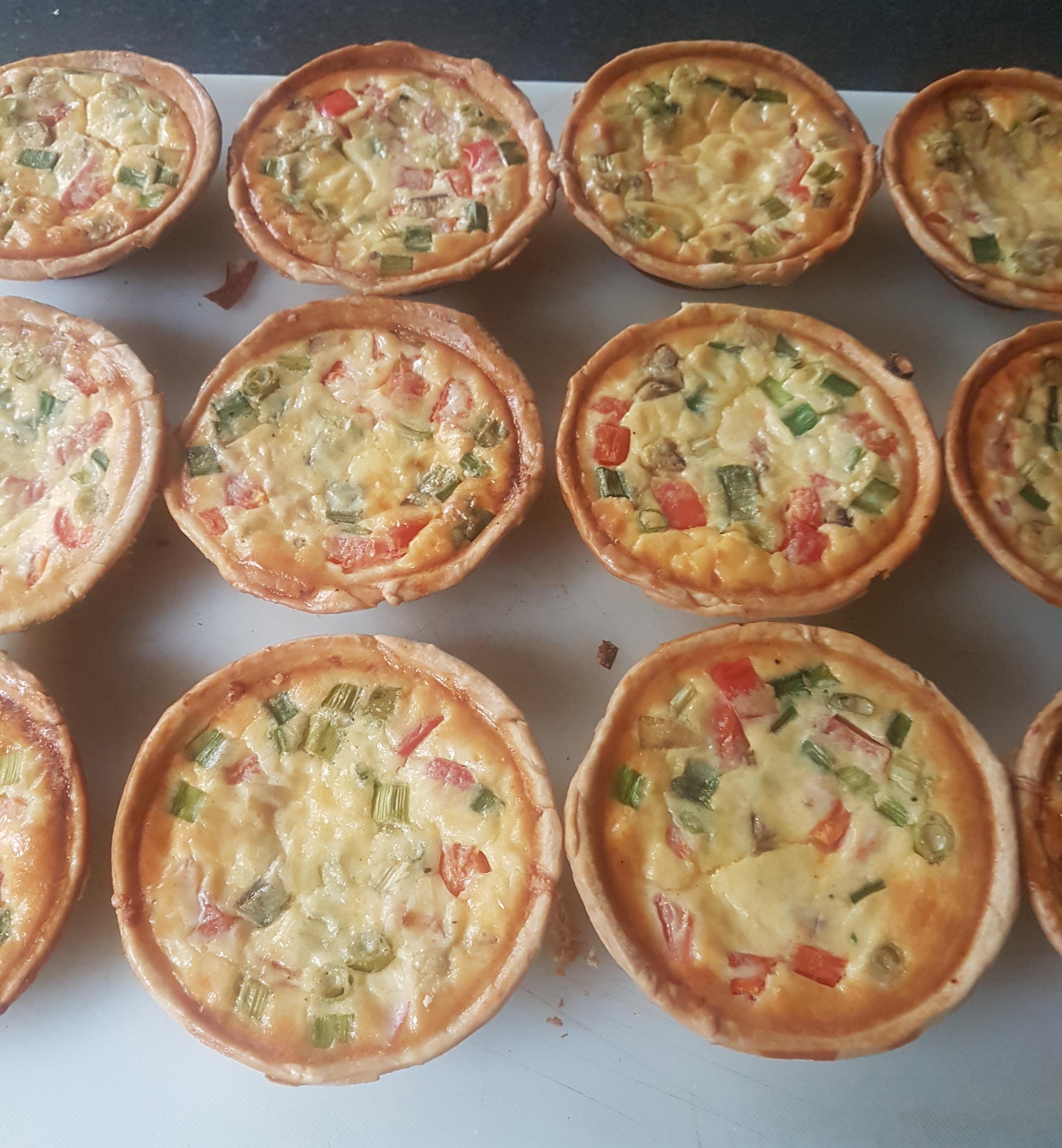 [Homemade] Bacon, spring onion, mushroom, tomato and peppers Individual