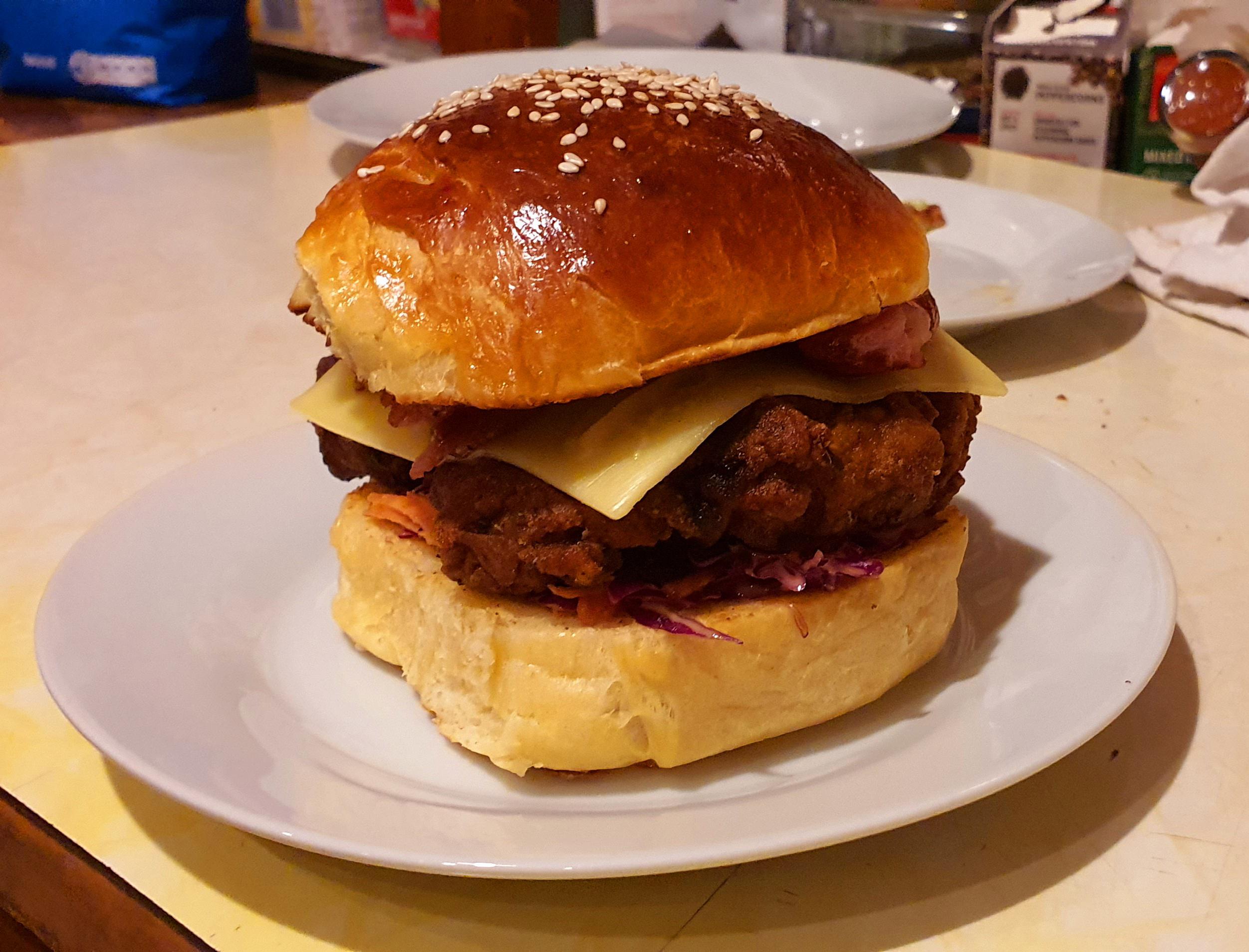 [Homemade] Buttermilk fried chicken burger in a brioche bun Scrolller