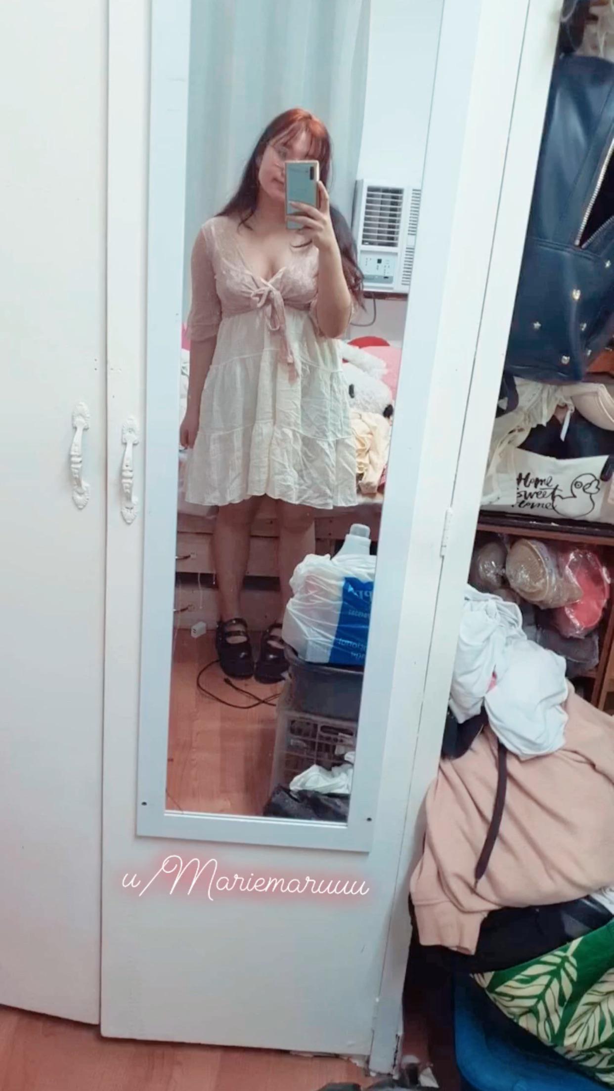 Hope No One Notices I M Braless Scrolller Hope No One Notices I M Braless Scrolller