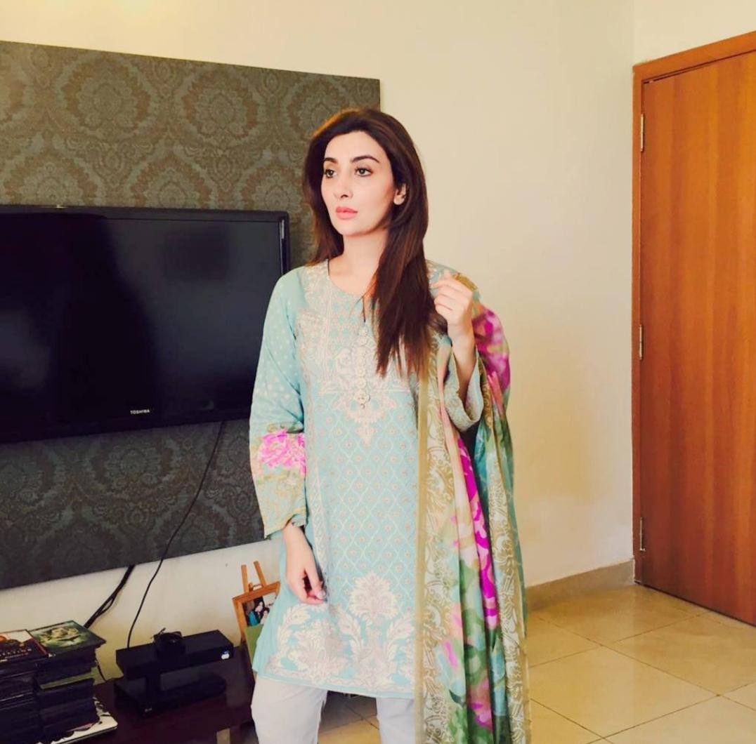 Hot Pak model Aisha Malik 🥵Tango live leaked Video😍🤤 Full seductive 