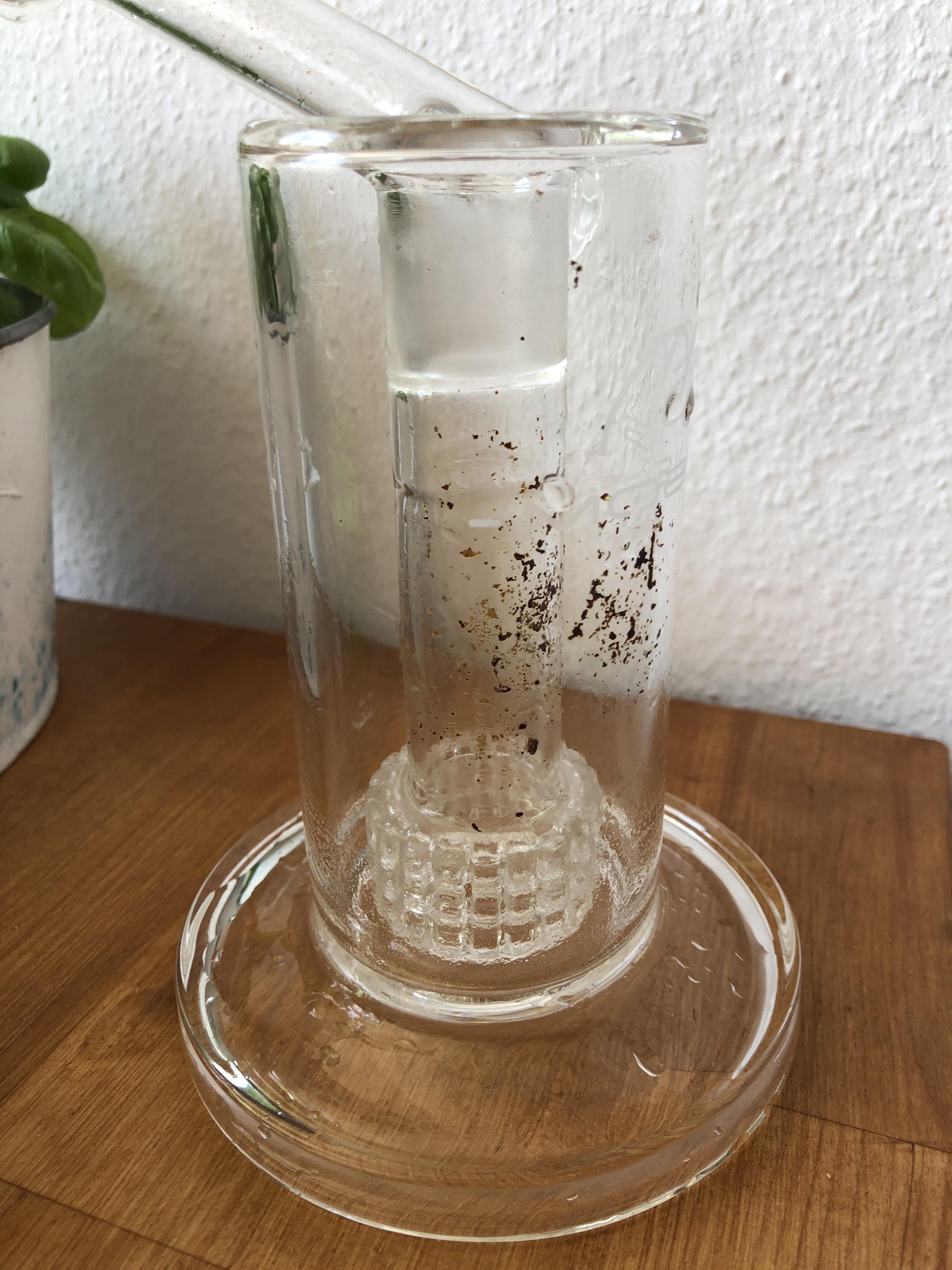 How to clean inside of percolator pieces ? Scrolller
