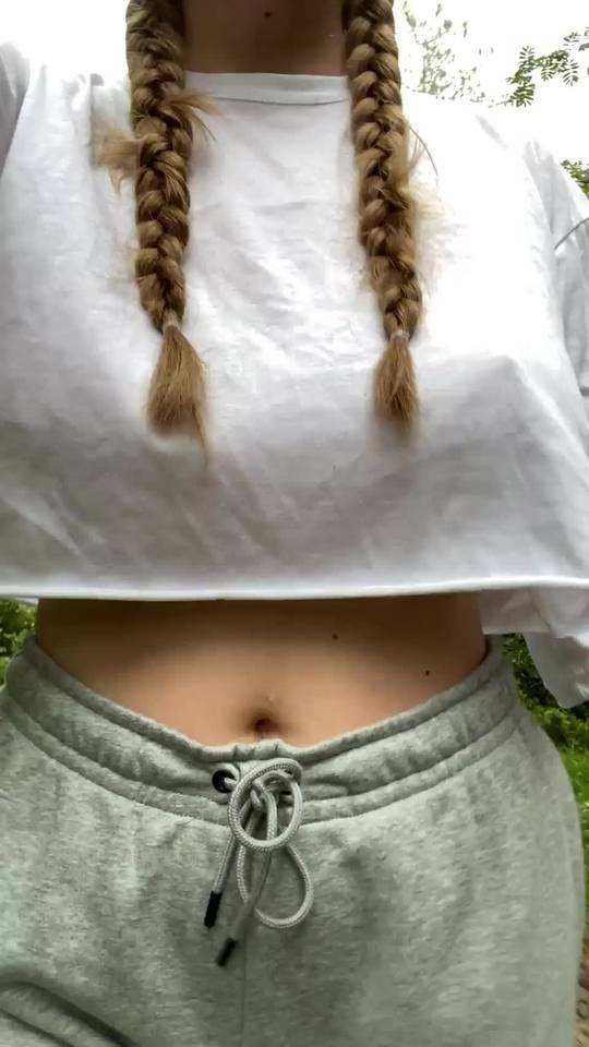 I never wear bras 🤷🏼‍♀️ Scrolller