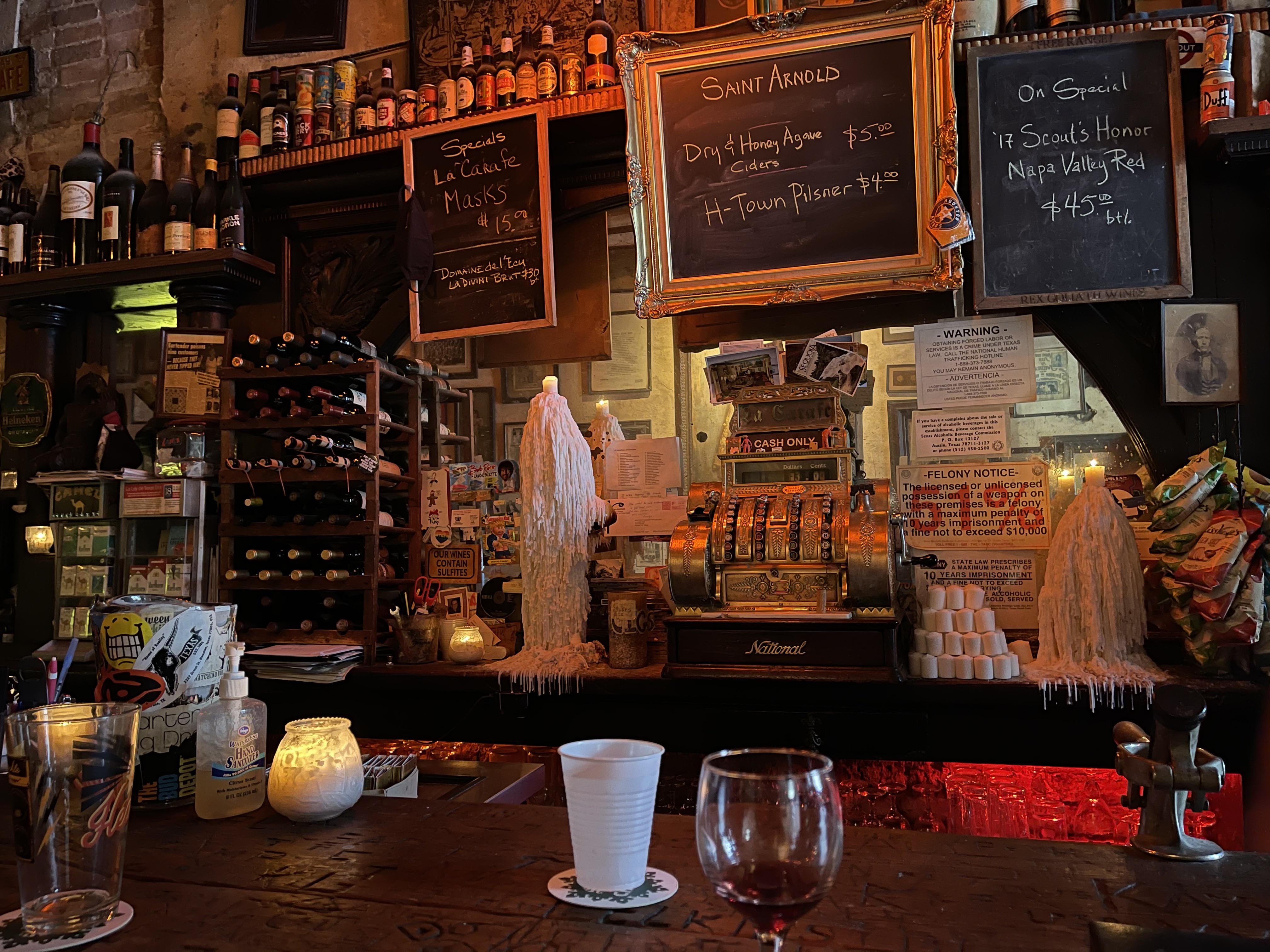 ITAP At The Oldest Bar In Houston La Carafe Scrolller