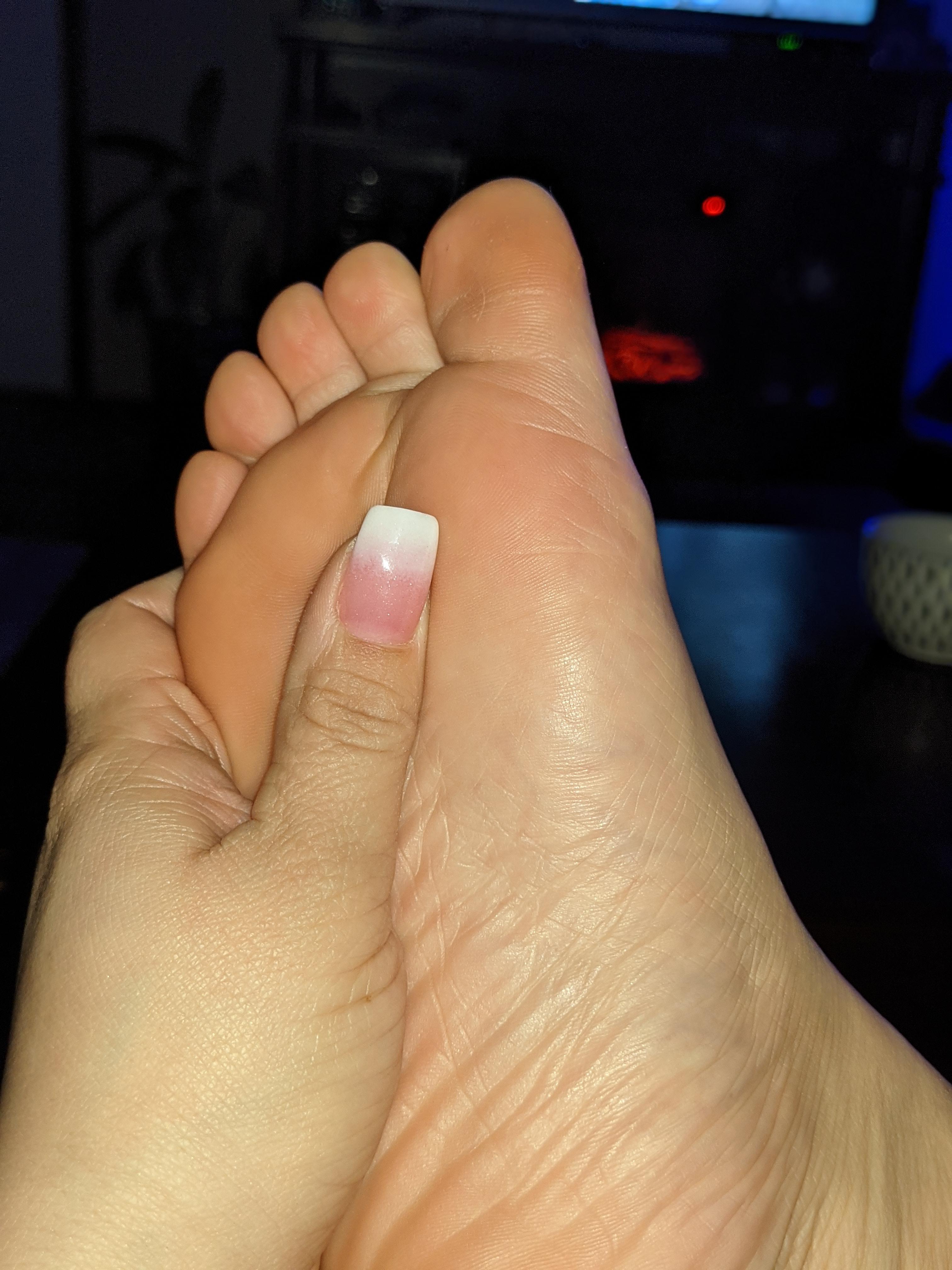 it-s-hard-being-on-your-feet-all-day-scrolller