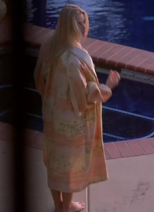 Jamie Pressly Scrolller