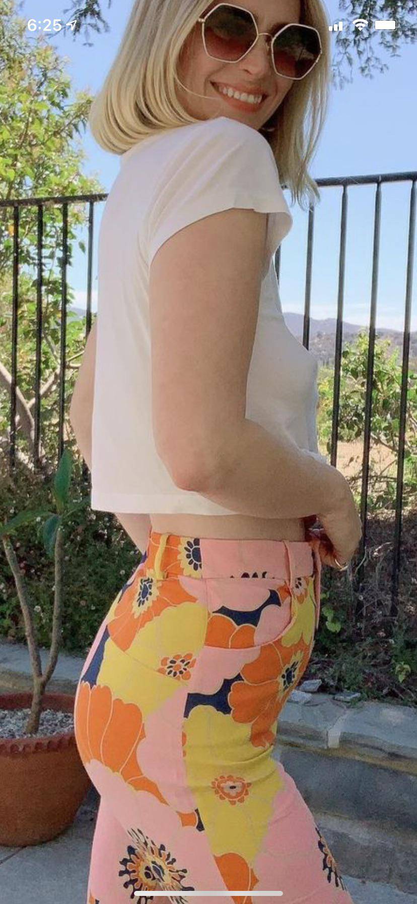 January Jones boob profile, no bra Scrolller