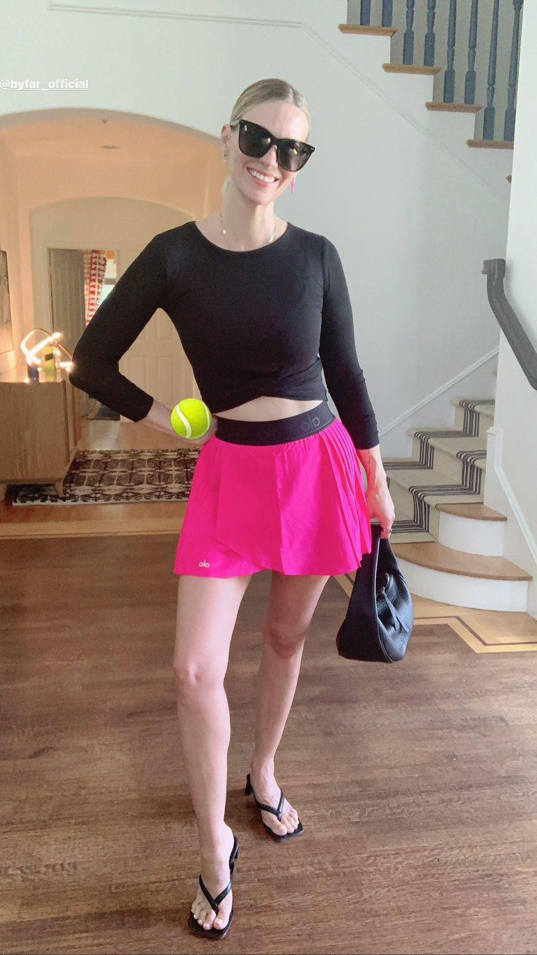 January Jones Scrolller